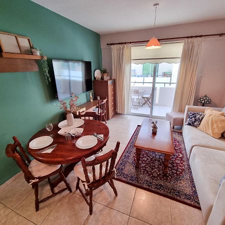Dock Holiday Apartment Larnaca Exterior photo